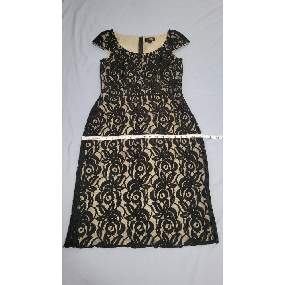 Adrianna Papell Black Lace Overlay Sheath Dress Scoop Neck Cap Sz 6(FLAW) - Picture 9 of 13